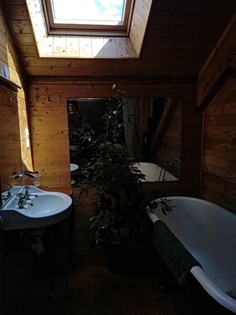 Au Coeur De Saint Agreve -Sejour Chez L'Habitant Bagian luar foto